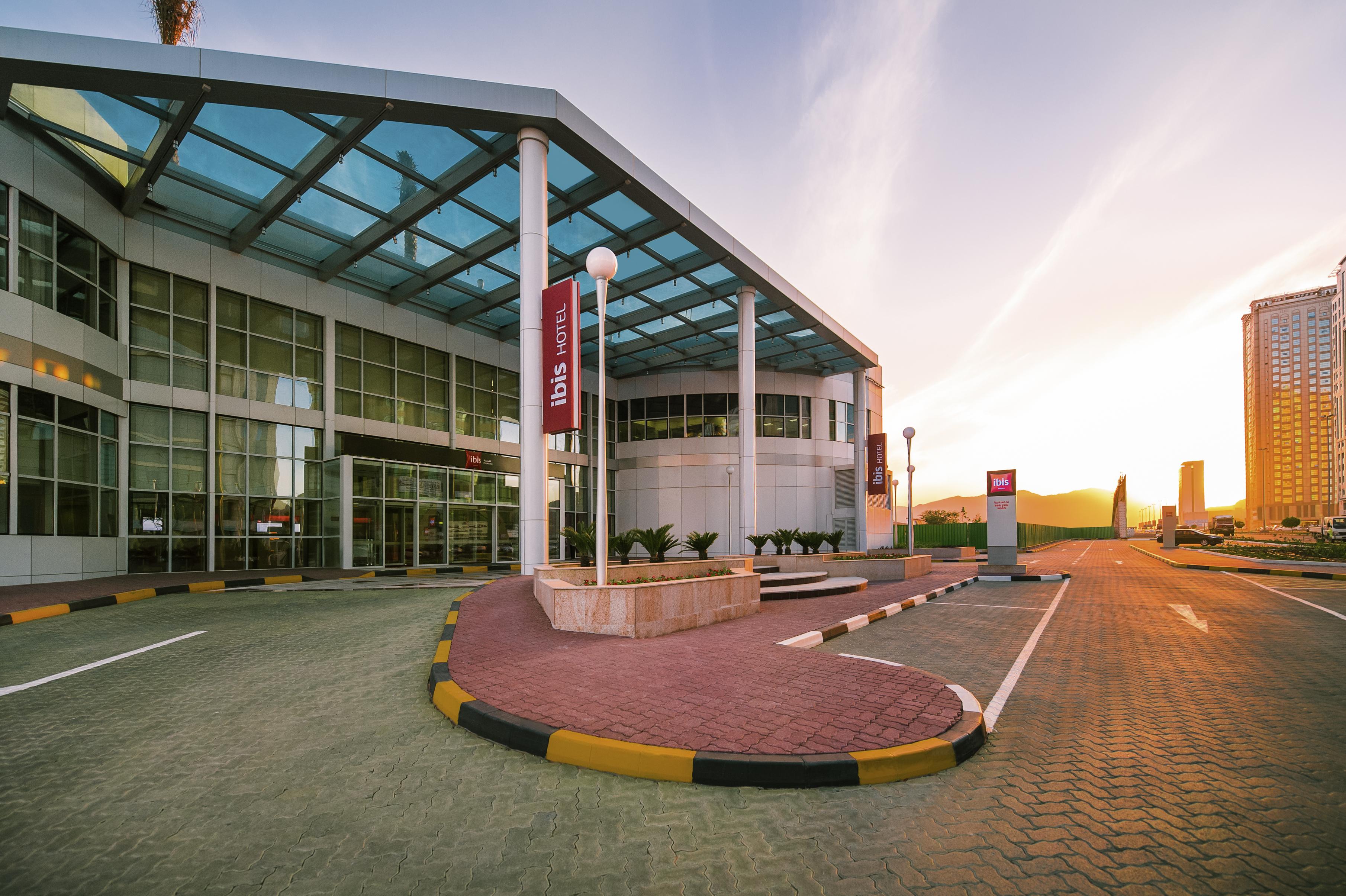 Ibis Fujairah Hotel Exterior photo